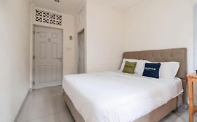 Urbanview Hotel Minongga Pondok Labu